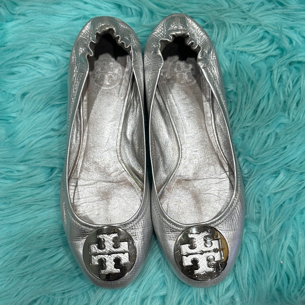 #313 Tory Burch Metallic Silver Flats